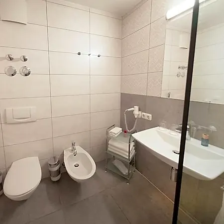 Aparthotel Arabest & Boardinghouse München