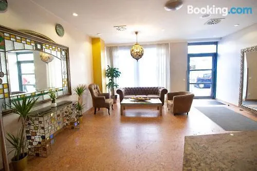 Arabest & Boardinghouse 3*